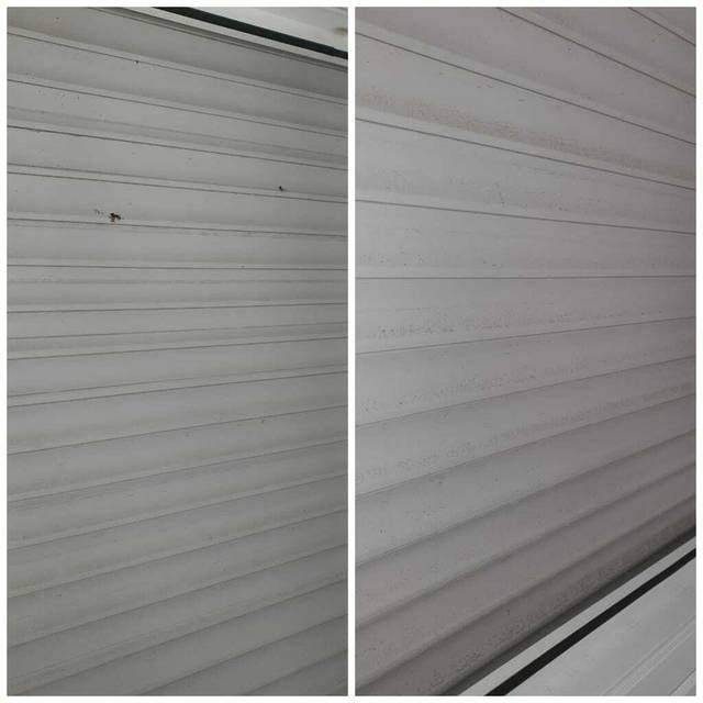 Fassade und Rolltor gereinigt – vorher und nachher